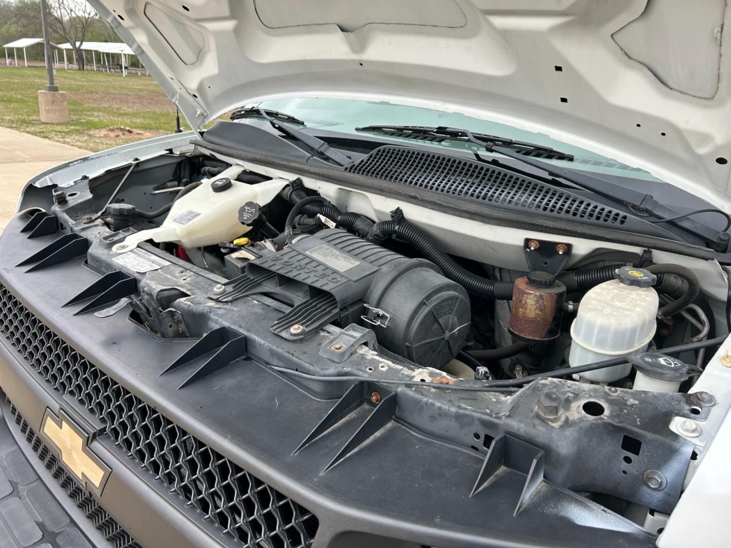 2011 White /Gray Chevrolet Express 2500 Cargo (1GCWGFCB9B1) with an 6.0L V8 DOHC 16V engine, 4-Speed Automatic transmission, located at 17760 Hwy 62, Morris, OK, 74445, (918) 733-4887, 35.609104, -95.877060 - Photo#20